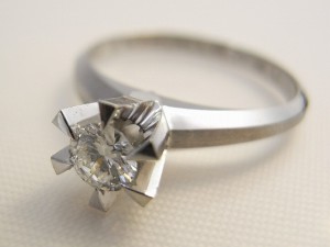 旧枠、エンゲージリフォーム、ダイヤモンド、婚約指輪