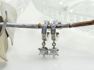 ダイヤモンドピアス、フープ、プラチナ、クリスメラキャッチ