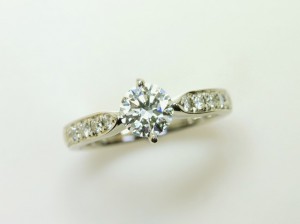 婚約指輪、エンゲージリング、ダイヤモンド