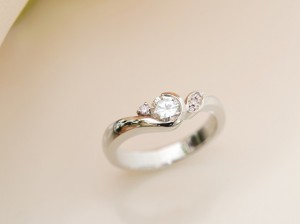 エンゲージリフォーム、ダイヤモンド、ピンクダイヤ、プラチナ、ｐｔ９００、婚約指輪２