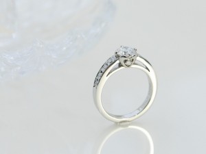 ダイヤモンドジュエリー、婚約指輪、エンゲージリング、たて爪リングリフォーム
