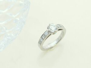 ダイヤモンドジュエリー、婚約指輪、エンゲージリング、たて爪リングリフォーム