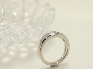 旧枠、ｐｔ９００、エンゲージリング、婚約指輪、エンゲージリフォーム、オーダーメイド２