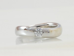 ダイヤモンド、婚約指輪、エンゲージリング、ウエディング、オーダーメイドジュエリー、ひねりリング、３ＥＸ