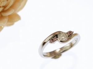 婚約指輪、エンゲージリング、トリプルエクセレント、ウエディングジュエリー、ピンクダイヤモンド、オーダーメイドジュエリー、日常使い