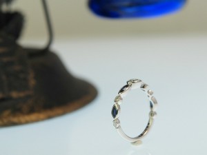 サファイヤ、ダイヤモンド、マーキスカット、ジュエリーリフォーム、プラチナ、エンゲージリング、婚約指輪