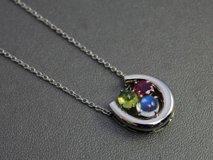 馬蹄、ホースシュー、オーダーメイドジュエリー、プラチナ、ネックレス