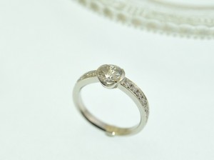 0.85ｃｔ、旧枠、ダイヤモンド、立爪リング、ジュエリーリフォーム、フルオーダーメイド、プラチナ、メレダイヤモンド