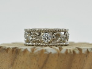 ジュエリーリフォーム、結婚指輪、婚約指輪、ダイヤモンド、旧枠、ミル打ち、唐草