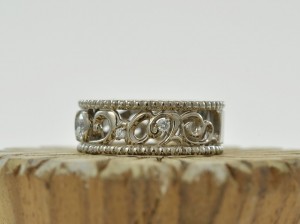 ジュエリーリフォーム、結婚指輪、婚約指輪、ダイヤモンド、旧枠、ミル打ち、唐草、フルオーダーメイド