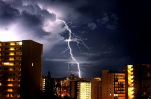 夏空　入道雲　積乱雲　カミナリ