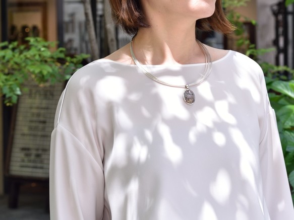 北堀江 心斎橋 ライブス ジュエリー 工房 ハンドメイド ペンダント ガーデンクォーツ 水晶 試着画像 北堀江 心斎橋 ライブス ジュエリー 工房 ハンドメイド ペンダント ガーデンクォーツ 水晶 試着画像