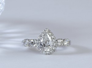 ｊｅｗｅｌｒｙ、ジュエリーリフォーム、フルオーダーメイド、ダイヤモンドリング、一点豪華主義、ペアシェイプカット