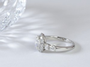 ｊｅｗｅｌｒｙ、ジュエリーリフォーム、フルオーダーメイド、ダイヤモンドリング、一点豪華主義、ペアシェイプカット、ダイヤ取り巻きリング