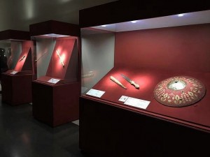 京都国立近代美術館　ジュエリー展　トルコ至宝展　宝石　チューリップの宮殿　刀剣　短剣　直刀　盾　天然石　１６世紀　大阪　ライブス　ジュエリー　ショップ　工房