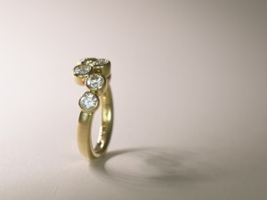 ブライダル、ウエディング、婚約指輪、ジュエリーリフォーム、フルオーダーメイド、7連ダイヤモンド