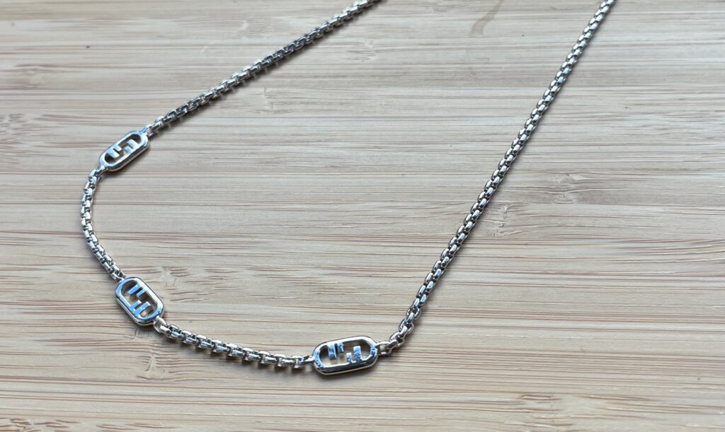 メッキがはがれたアクセサリーの再メッキ　メッキ後完成画像　ロジウムメッキ　金メッキ　